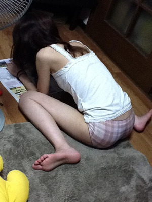 むちむち系もスラリ系も！お嬢さんのふとももエロス画像！ 6