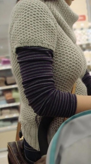パイスラ＆乳袋！寒い夜に揉みしだきたいみんな大好き着衣巨乳画像！ 15