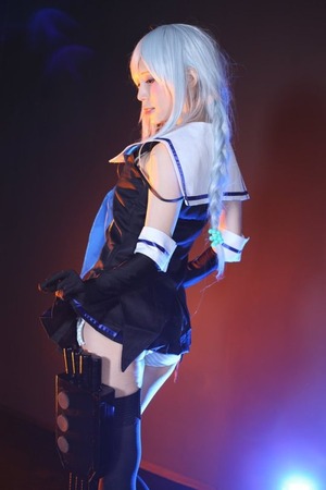 くびれ巨乳な美人さんのコスプレ自撮りが攻撃力高いっすwww 14