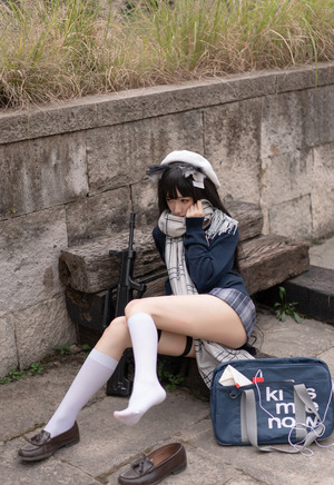 生足＆パンストの管理人がグッときた制服美少女のエロス画像！ 2