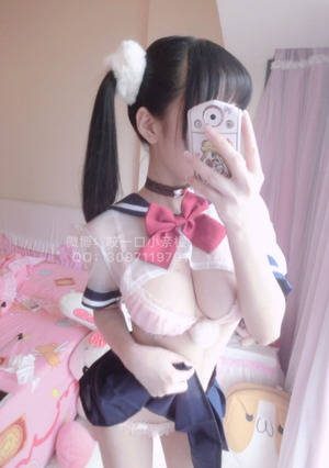細見巨乳なツインテール清楚ビッチがセーラー服でま○こ見せ自撮りｗｗｗ 2