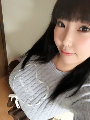  清楚コーデでも胸の膨らみが隠しきれないwww爆乳娘の自撮り画像！ 7