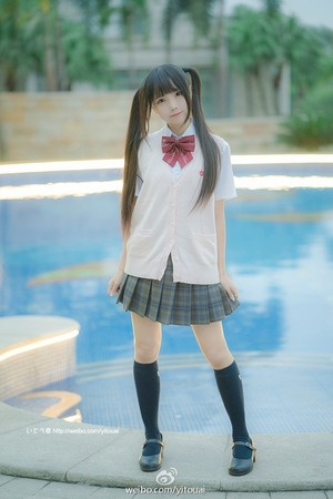 【清楚系ビッチ】キュートな制服女子のブルセラエロス画像！