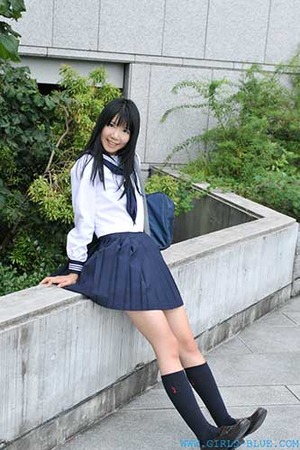 【清楚系ビッチ】お金の力に負けた清楚JK、遠慮のないピストンで中出しされるwww 3