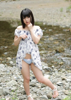 【人気記事】パイパンロリ女優との青姦輪姦バス旅行が超楽しそうwww 29