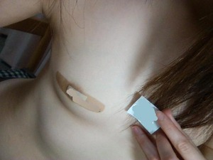 【清楚系ビッチ】ニーソ着用絆創膏ニプレスの自撮り女子がUPした生々しいエロス画像！ 24