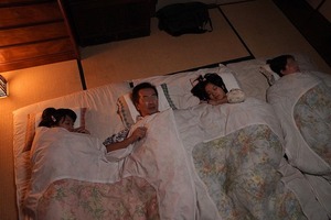 成長した姪っ子姉妹を両脇にはべらせ川の字３P姉妹丼セクロス！ドリーム感↑↑ｗｗｗｗ 2