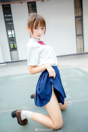 魅惑の誘い受けポーズｗｗｗスカートたくし上げ女子のエロス！ 6