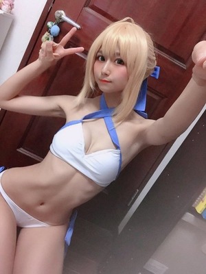 承認欲求？ファンサービス？下着にエロコスな美少女エロ自撮り画像！ 15
