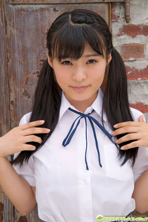 画像：【清楚系ビッチ】黒髪清楚で制服が似合う巨乳娘ってセフレにしたいよねw 3枚