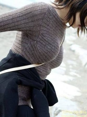 【清楚系ビッチ】おっぱいの柔らかな膨らみw着衣乳画像！ 3