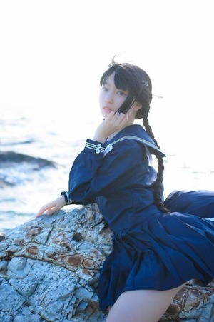 パンツだけ下ろして制服姿のまま犯したくなるJKエロス画像！ 18