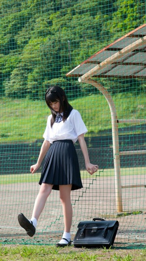 これは良い雰囲気！制服姿にグッとくる美少女画像！ 17