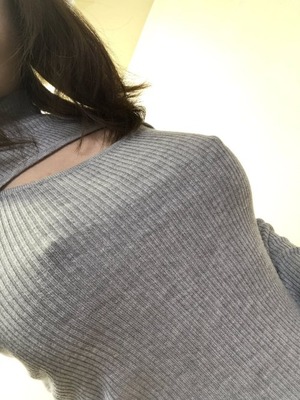 やわらかたわわ！巨乳ちゃんの着衣ニット画像！ノーブラちゃんもおるよ！ 13