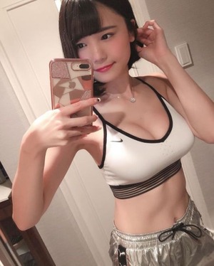 「私、巨乳なんです」自撮りでイイネ稼ぎｗ承認欲求女子のおっぱい強調自撮りｗｗｗ 4