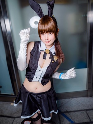 あらいいですねｗｗｗぷりケツ＆デカパイなバニーガールさん画像！ 12