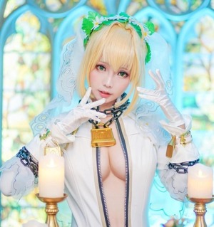 画像：めっちゃ谷間全開でアピールしてる巨乳コスプレイヤー画像！ 9枚