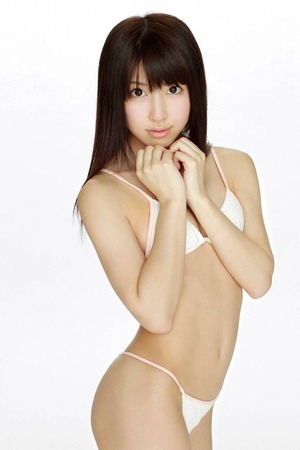 JK制服に清楚な白ビキニ!ぐうしこ美少女グラビア画像22枚