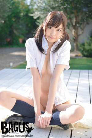 【清楚系ビッチ】みんな大好きパンツ見せJKのエログラビア！ 3