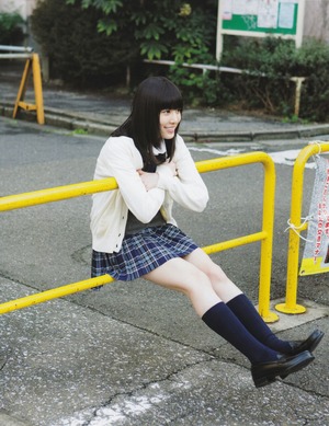 【清楚系ビッチ】清潔感とエロスが同居した制服JKのグっとくる画像！ 9