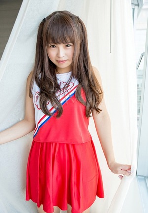 画像：体格差が犯罪的だなwww低身長ツインテールなチアガールとのセクロスがエロいwww 8枚