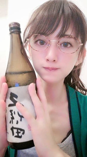 このメガネ美人さんがアナルも舐めるガッツリＡＶ女優なんすよｗｗｗ