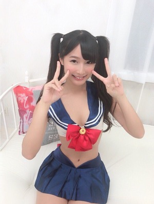 【清楚系ビッチ】エロ制服コスに美尻にランドセルwww男のツボを押すエロ画像！ 16