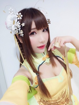 画像：【清楚系ビッチ】おっぱいデカくてカワイイコスプレイヤーの自撮りとエロコスw 4枚