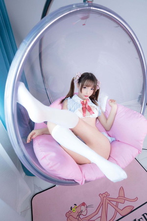 コスプレ美少女の白ビキニな萌コーデがぐうしこ！ツインテール紐パン！ 2