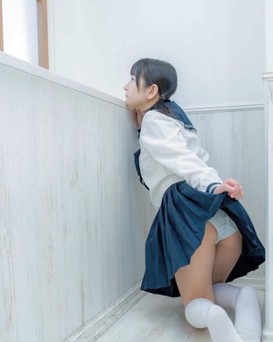 ふとももにお尻。みんな大好きＪＫ青春エロス！ 4