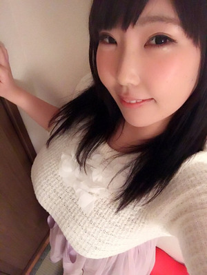  清楚コーデでも胸の膨らみが隠しきれないwww爆乳娘の自撮り画像！ 9