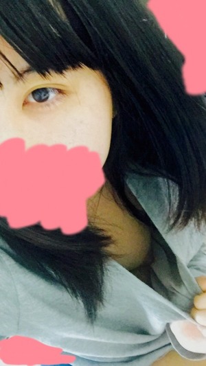 【人気記事】顔隠してても美少女とわかる黒髪ロング素人のエロ自撮り最高www 4