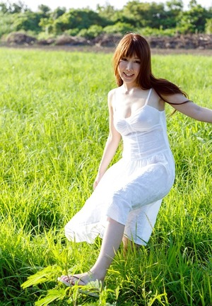 ゆるふわ髪のお嬢様が白ブラウスの中にデカチチを隠してやがったwww 38