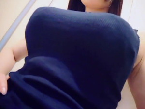 顔をうずめたくなる柔らかおっぱい！着衣巨乳ちゃん画像！ 14