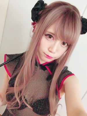 くびれ巨乳な美人さんのコスプレ自撮りが攻撃力高いっすwww 9