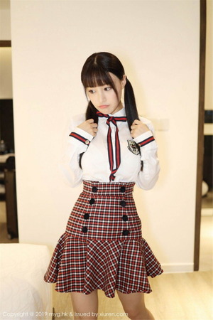 黒髪美少女が清楚な乳袋コーデで誘い受けたくし上げポーズｗｗｗｗ 2