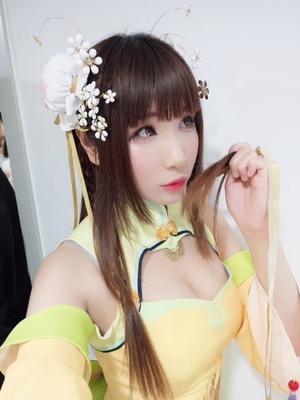 画像：【清楚系ビッチ】おっぱいデカくてカワイイコスプレイヤーの自撮りとエロコスw 5枚