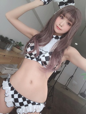 巨乳にエロコス！シコリティの高い自撮りをＵＰする承認欲求↑↑女子のエロス！ 12