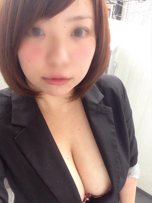 【爆乳ビッチ】これはヌけるwww神乳天然爆乳素人のコスプレエロ画像w【26枚】 21