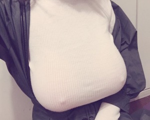 ３次リアル乳袋！これは即保存不可避！めっちゃ股間にくる着衣巨乳画像！ 11