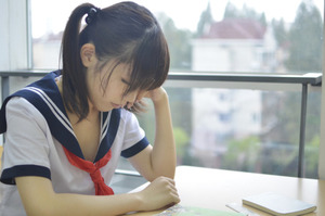 【清楚系】JKの制服エロス！夏の日差しでこそ輝く透明感がある！ 11