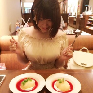  巨乳ちゃんの柔らかそうな胸の膨らみwww着衣巨乳画像！パイスラ有り！ 12