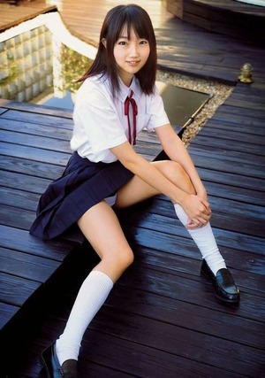 チラ見えもモロ見えも！制服女子の誘い受けおパンツ画像！ 11