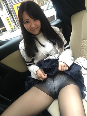 魅惑の誘い受けポーズｗｗｗスカートたくし上げ女子のエロス！ 13
