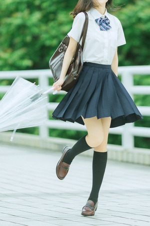 a08998f7 s - 綺麗すぎて汚したくなるJKたちのふとももwww【画像15枚】