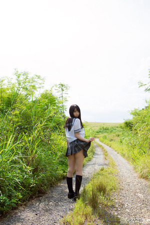 画像：パンチラに脱ぎかけw妄想捗るエロエロな制服女子画像！ 12枚