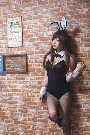 画像：【清楚系ビッチ】JKにバニーにメイド！このレイヤーさん顔面偏差値高いっすwww 6枚