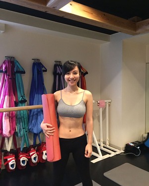 【体育会系ビッチ】スポーツウェア女子のチンピクえろ画像！ 12