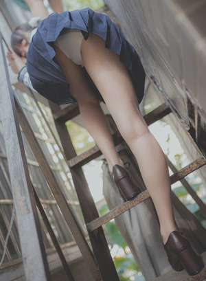 みんな大好き制服ＪＫのエロス画像！脱ぎ掛け＆パンチラ＆ふともも！ 5