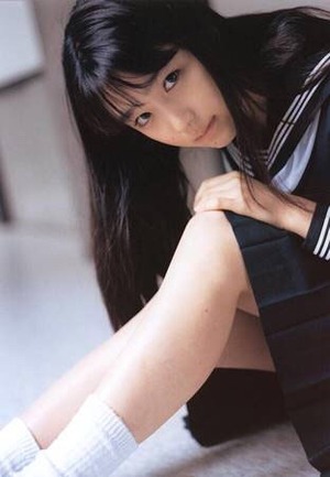 【清楚系ビッチ】お尻に太腿、おへそ。制服が似合う美少女JKのフェチ度↑↑エロスwww 12